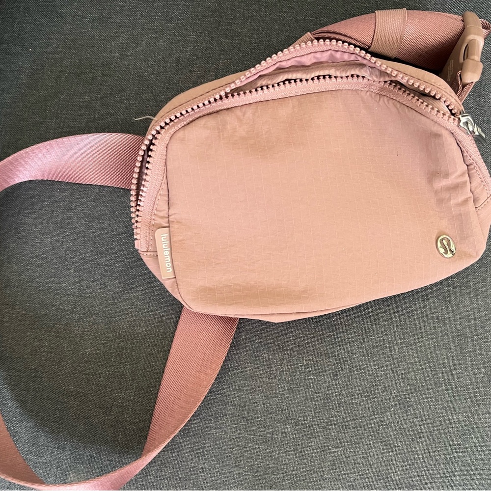 Lululemon belt bag